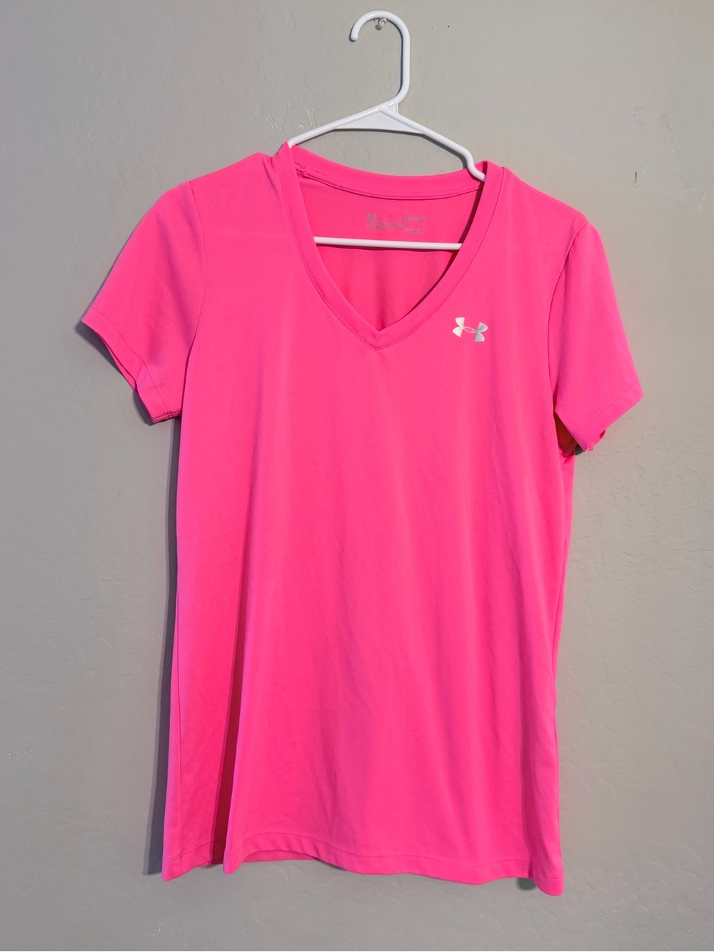 Under Armour Women's Hot Pink V-Neck Athletic Tee